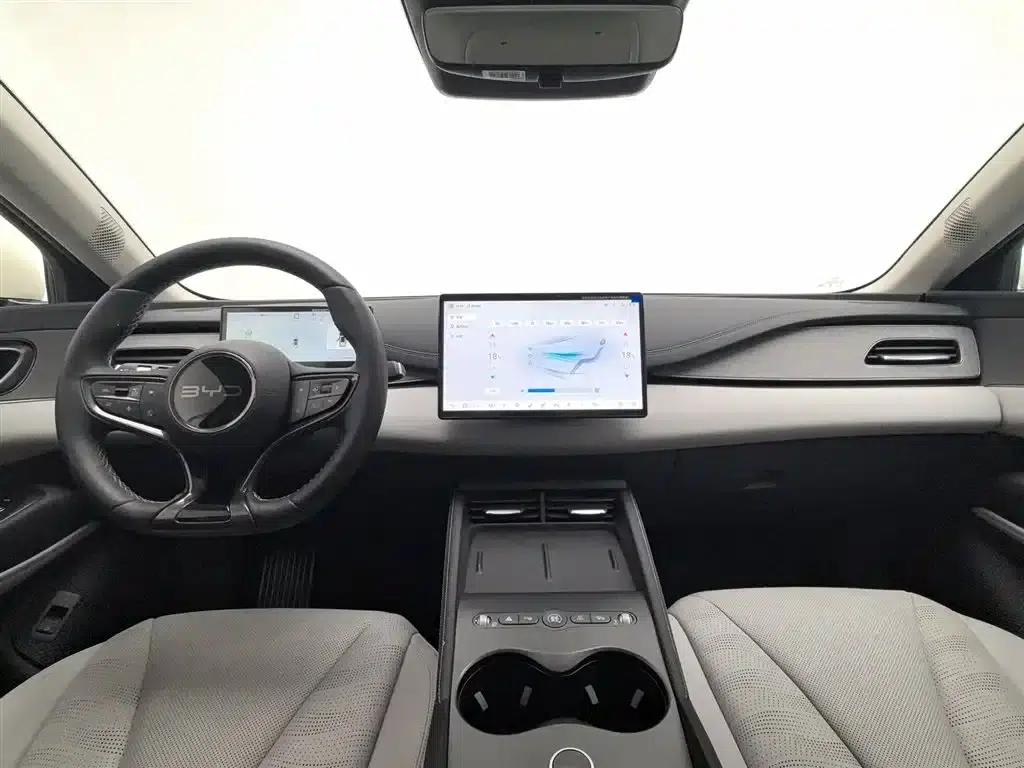 Seal 06 DM-i Touring Edition 2025 DM-i 80KM Premium — миниатюра 5