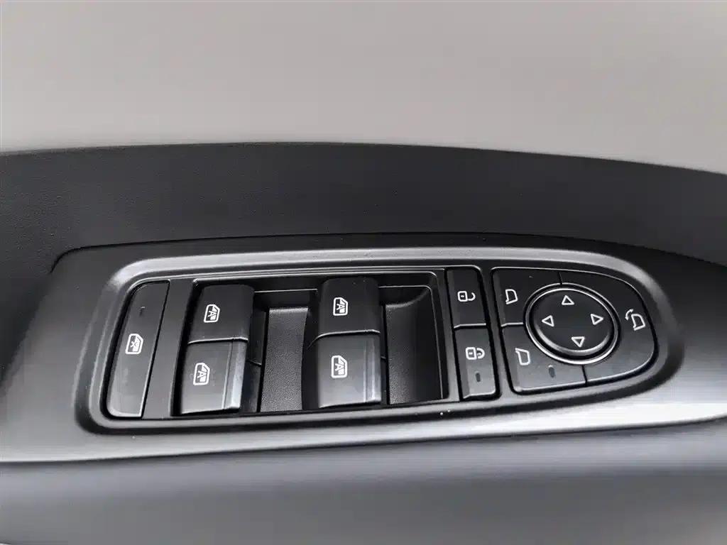 Seal 06 DM-i Touring Edition 2025 DM-i 80KM Premium — миниатюра 9