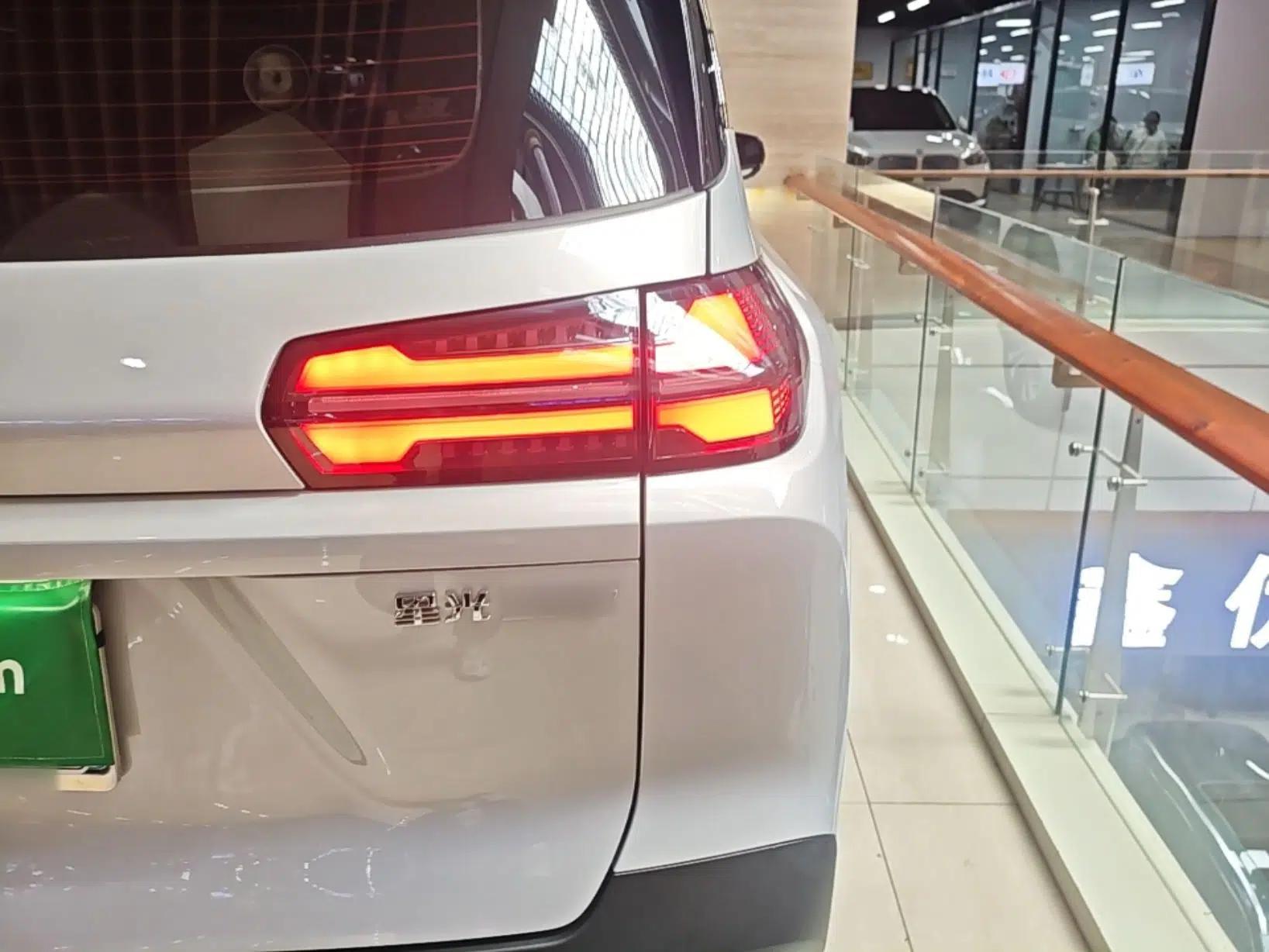 Wuling Starlight 560 2026 1.5T CVT Elite Edition — миниатюра 9