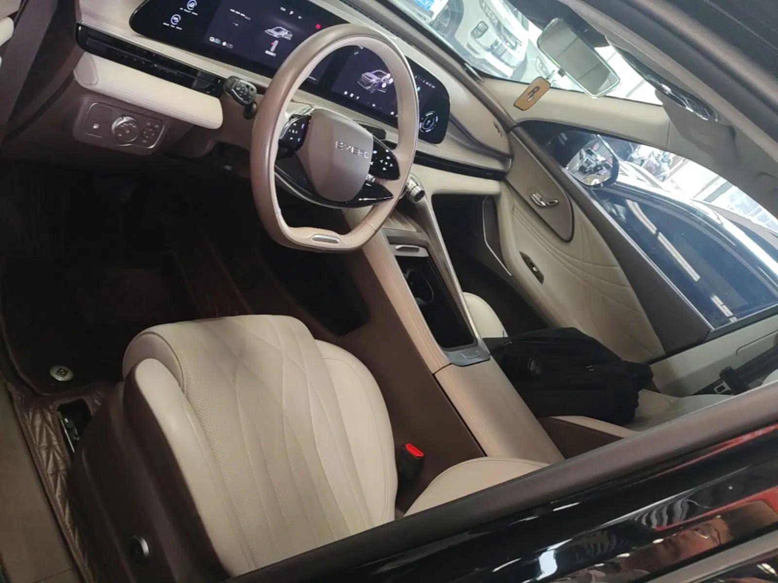 EXEED Stellar C-DM 2024 1.5T Extended-Range Pro — миниатюра 17