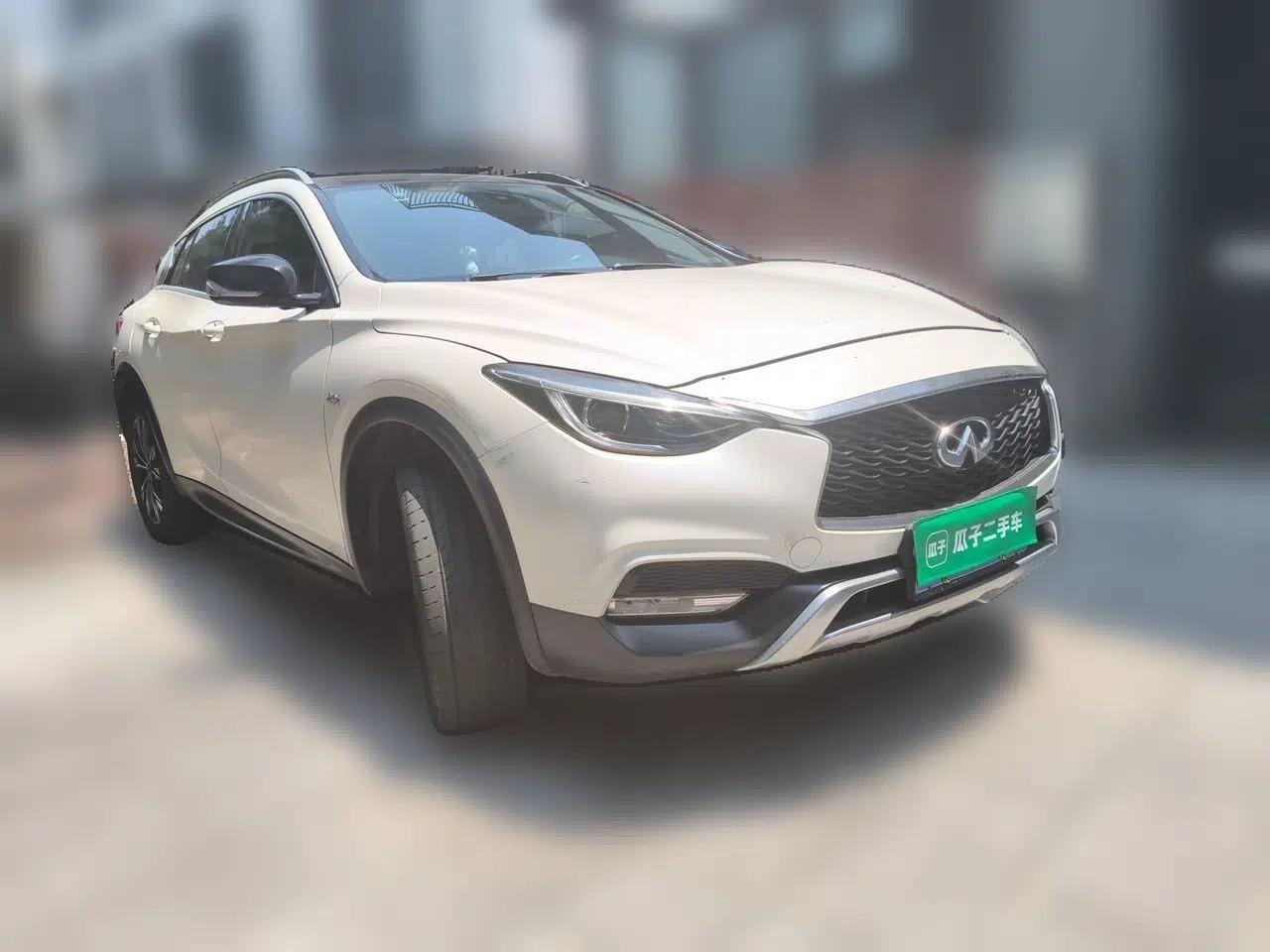 Infiniti QX30 2017 2.0T Four-Wheel Drive Sport Edition — миниатюра 3