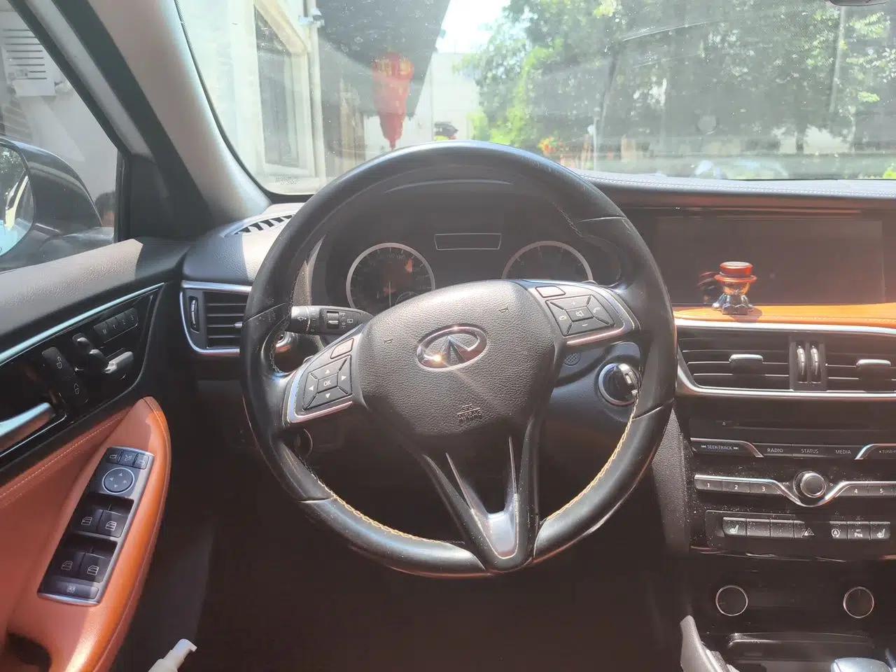 Infiniti QX30 2017 2.0T Four-Wheel Drive Sport Edition — миниатюра 10