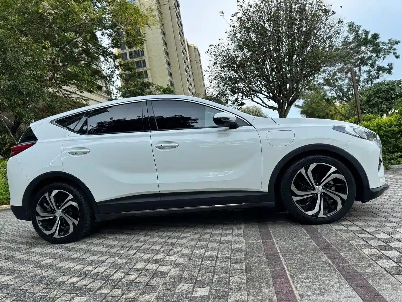 Hongqi E-HS3 2019 Intelligent Flagship Two-Wheel Drive Edition — миниатюра 13