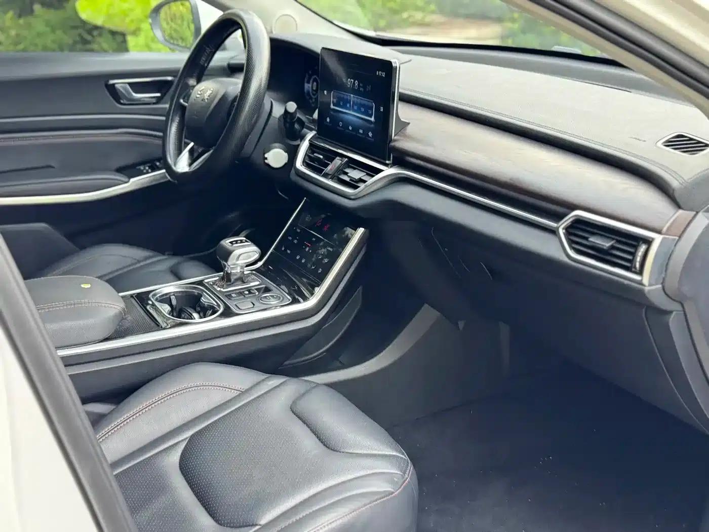 Hongqi E-HS3 2019 Intelligent Flagship Two-Wheel Drive Edition — миниатюра 3