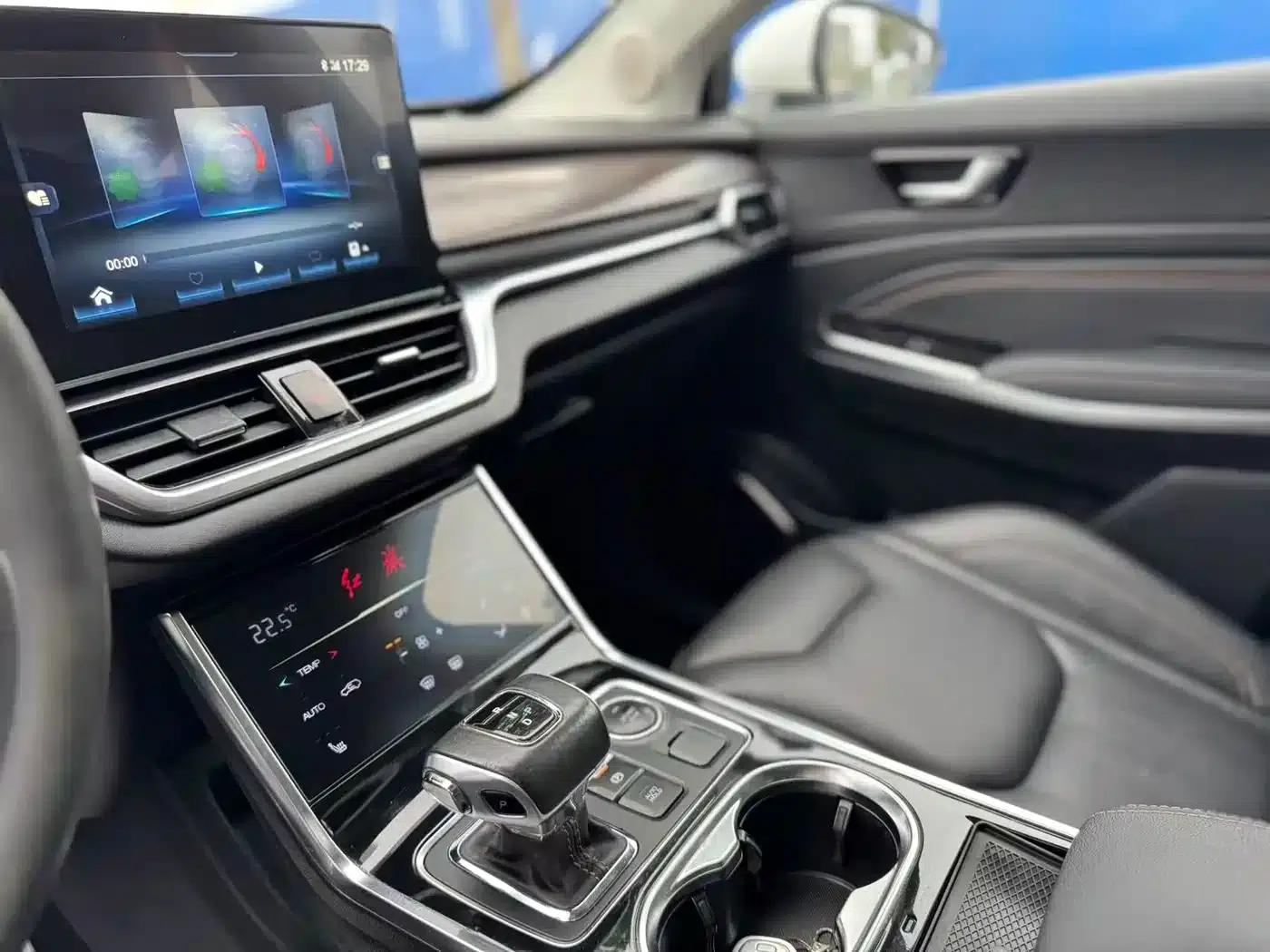 Hongqi E-HS3 2019 Intelligent Flagship Two-Wheel Drive Edition — миниатюра 9