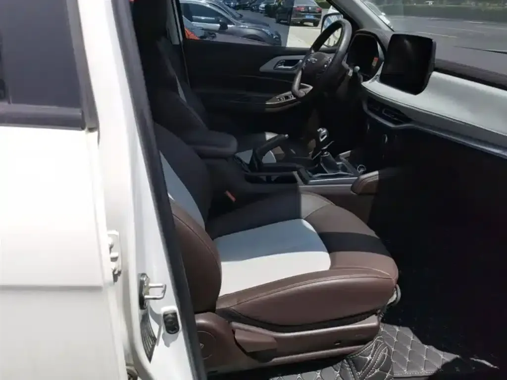 Yuhu 7 2022 2.0T Manual Diesel 4WD Comfort Standard Wheelbase — миниатюра 25