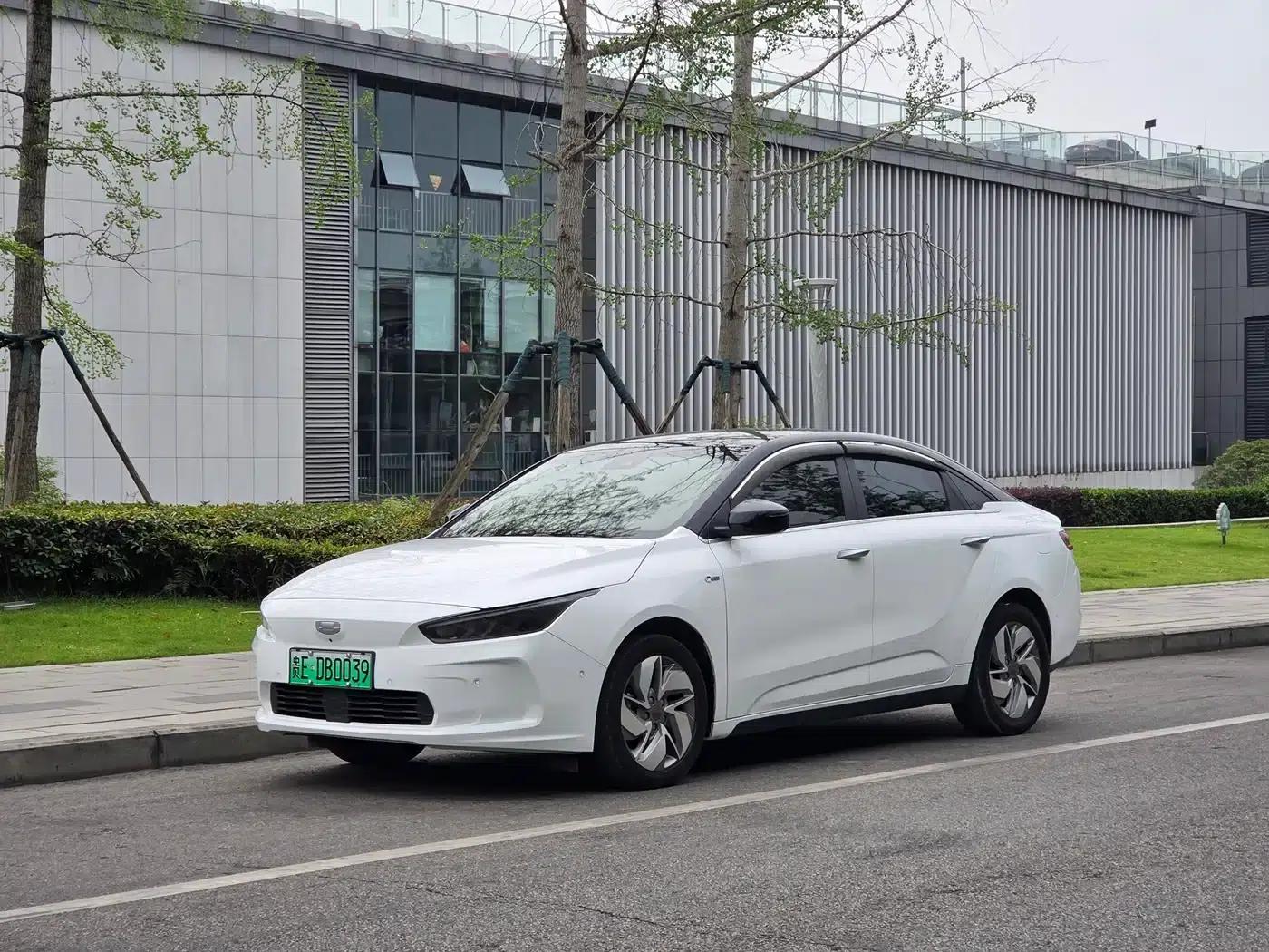 Geely Geometry A 2021 Pro Premium High-Energy Range Edition 600KM A600 Power Edition — миниатюра 1