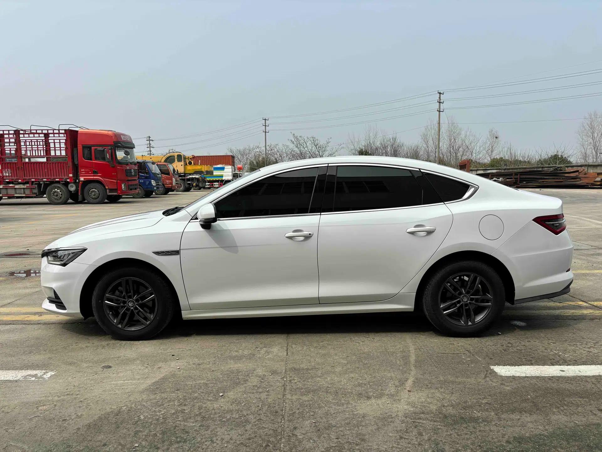 BYD Qin Pro 2019 Super Edition 1.5TI Automatic Smart Connect FENGSHANG Model China VI Standard — миниатюра 17