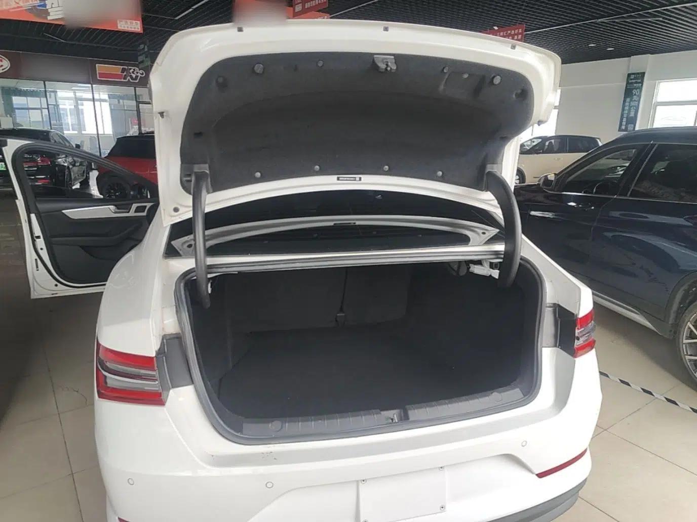 BYD Qin Pro 2019 Super Edition 1.5TI Automatic Smart Connect FENGSHANG Model China VI Standard — миниатюра 29