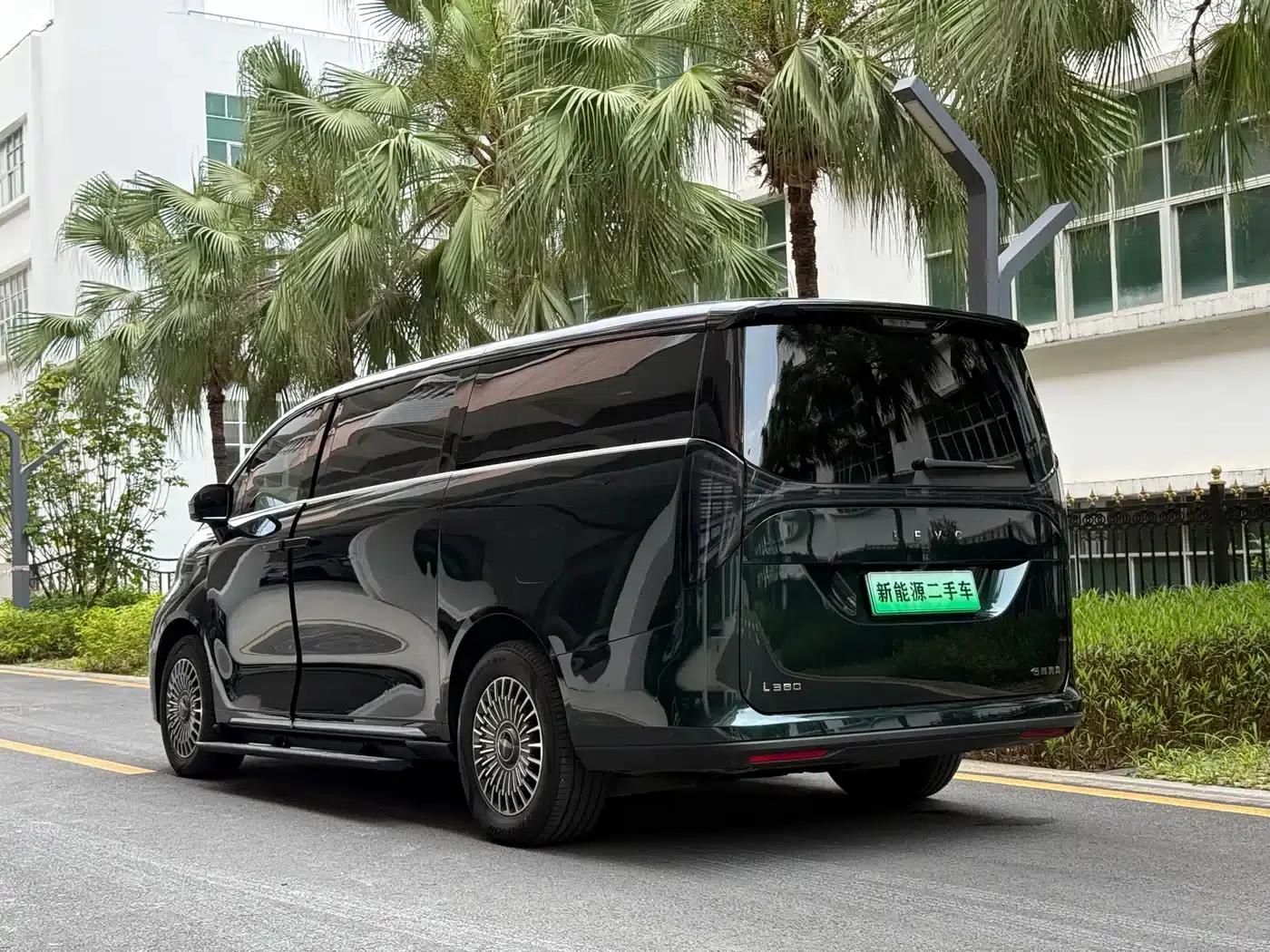 Yizhen L380 2025 Model 805km Flagship Edition 4WD — миниатюра 4