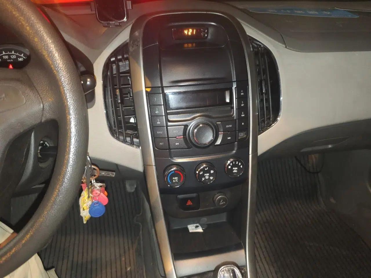 Baojun 630 2013 1.5L manual standard version — миниатюра 13
