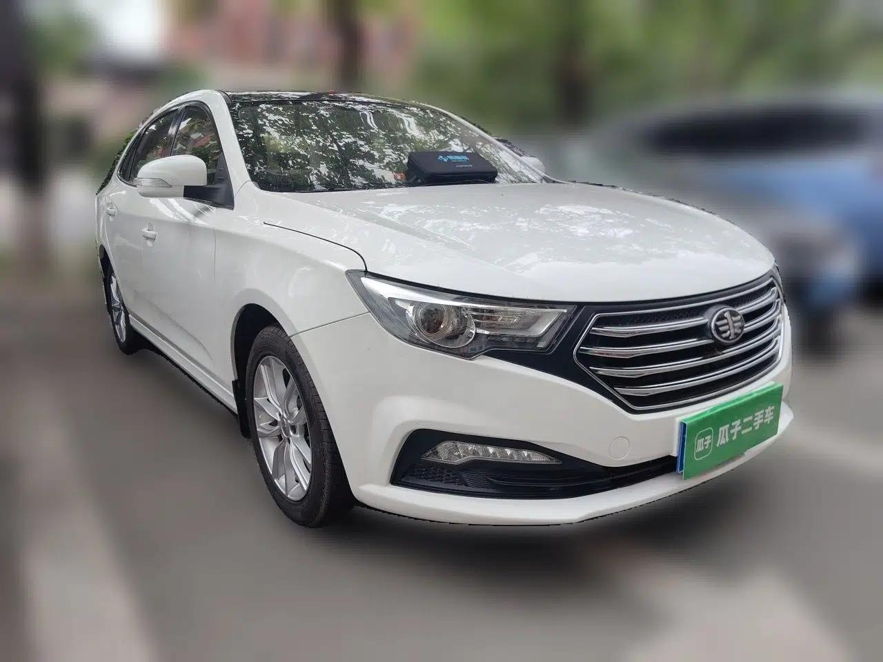 Bestune B30 2018 1.6L Manual 20th Anniversary Edition — миниатюра 3