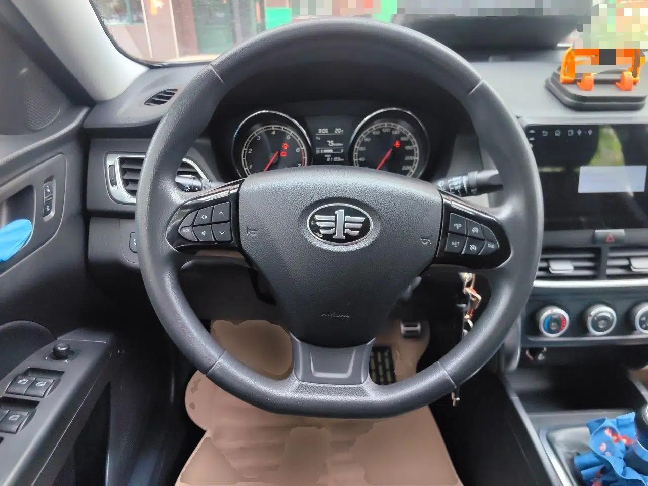 Bestune B30 2018 1.6L Manual 20th Anniversary Edition — миниатюра 10