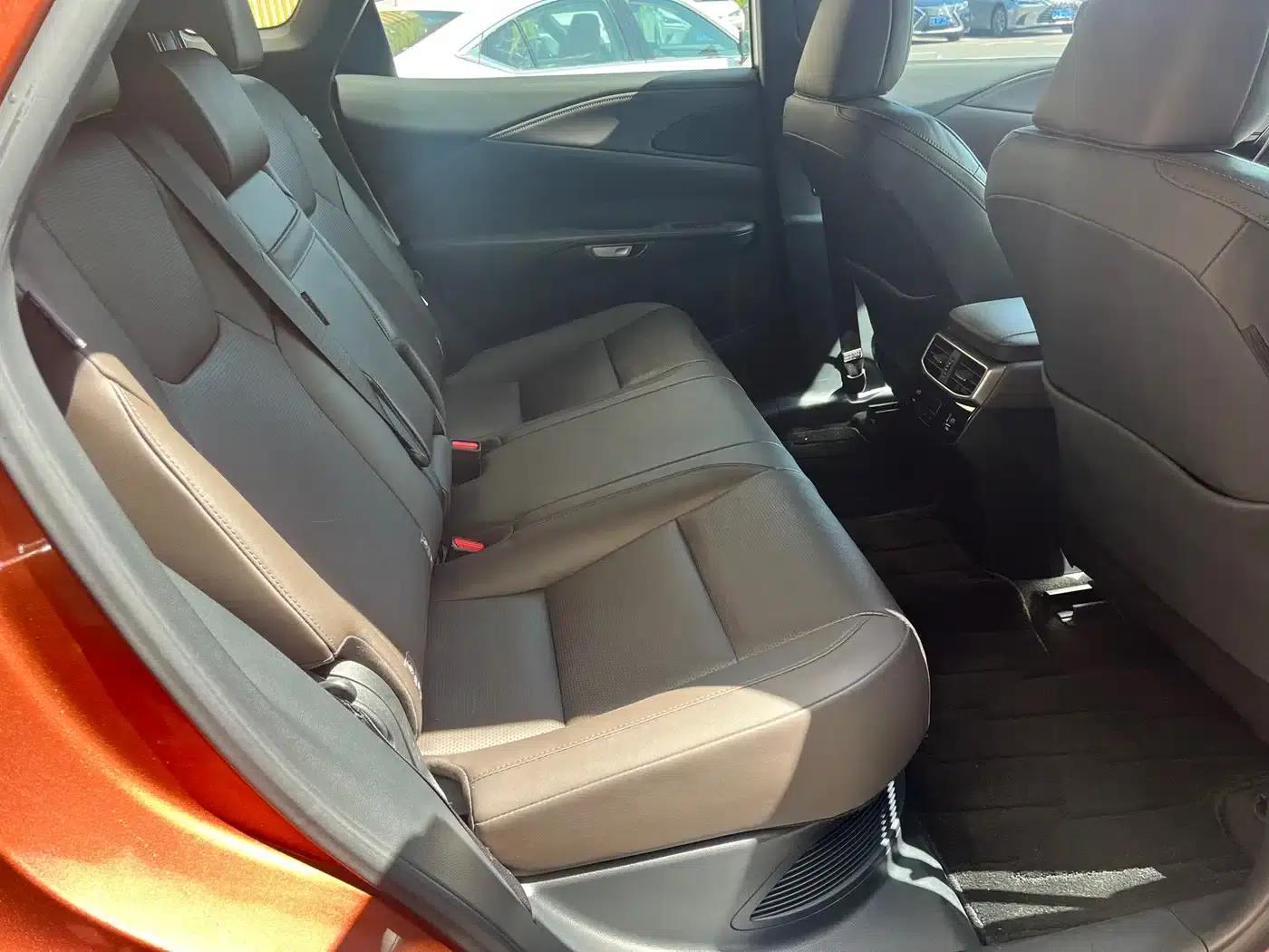 Lexus RX Hybrid 2023 450h+ AWD Enjoy Edition — миниатюра 11