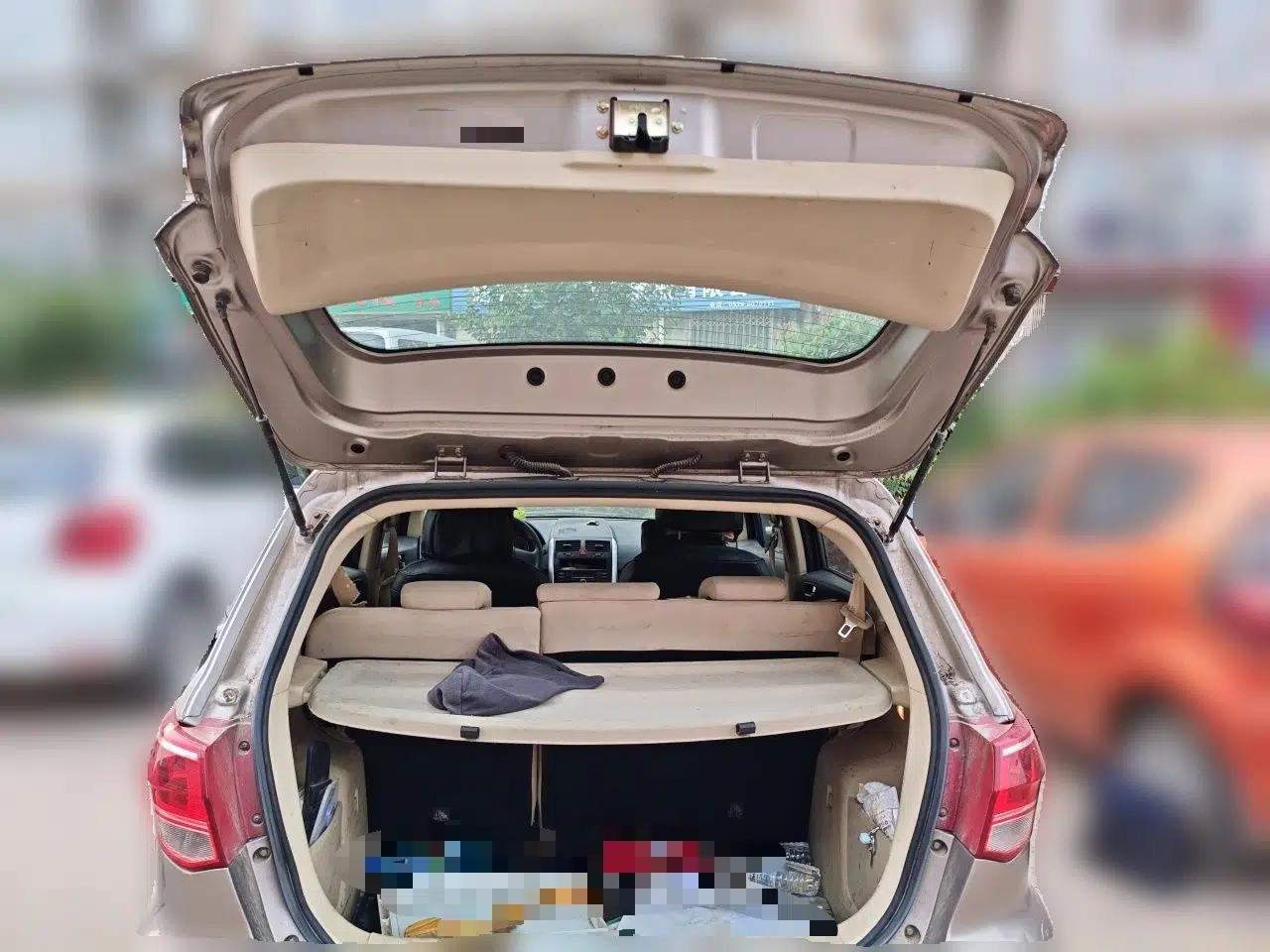 BAIC Senova D20 2015 Hatchback 1.5L Manual Lotte Edition — миниатюра 19