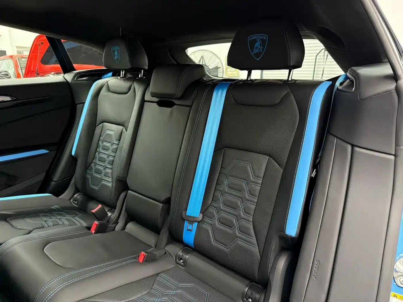 2025 Urus SE 4.0T Standard Edition — миниатюра 2