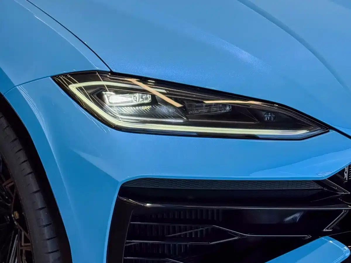 2025 Urus SE 4.0T Standard Edition — миниатюра 10