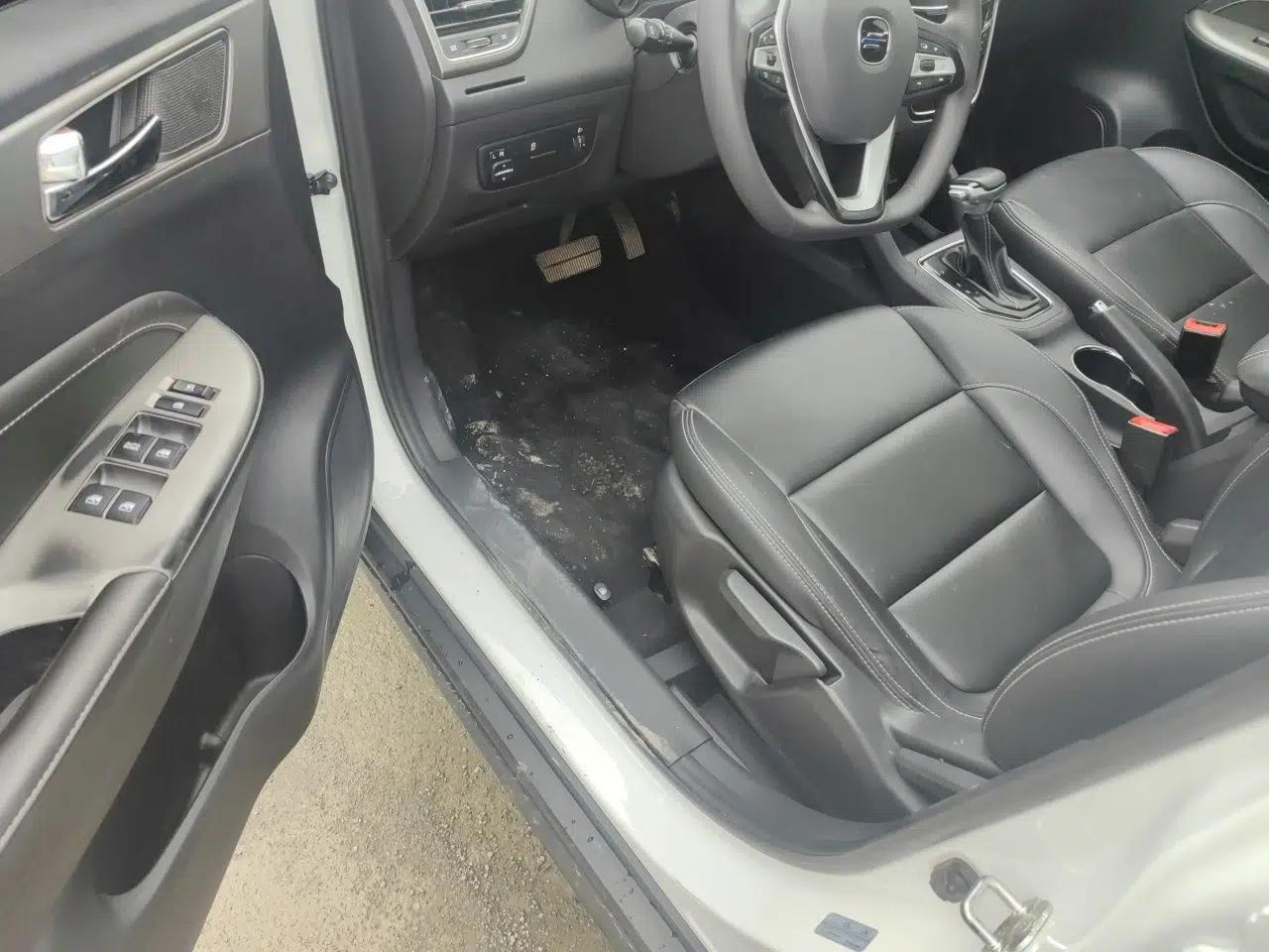 CHANGAN OSHAN COS5 2021 1.6L CVT Luxury Model — миниатюра 16