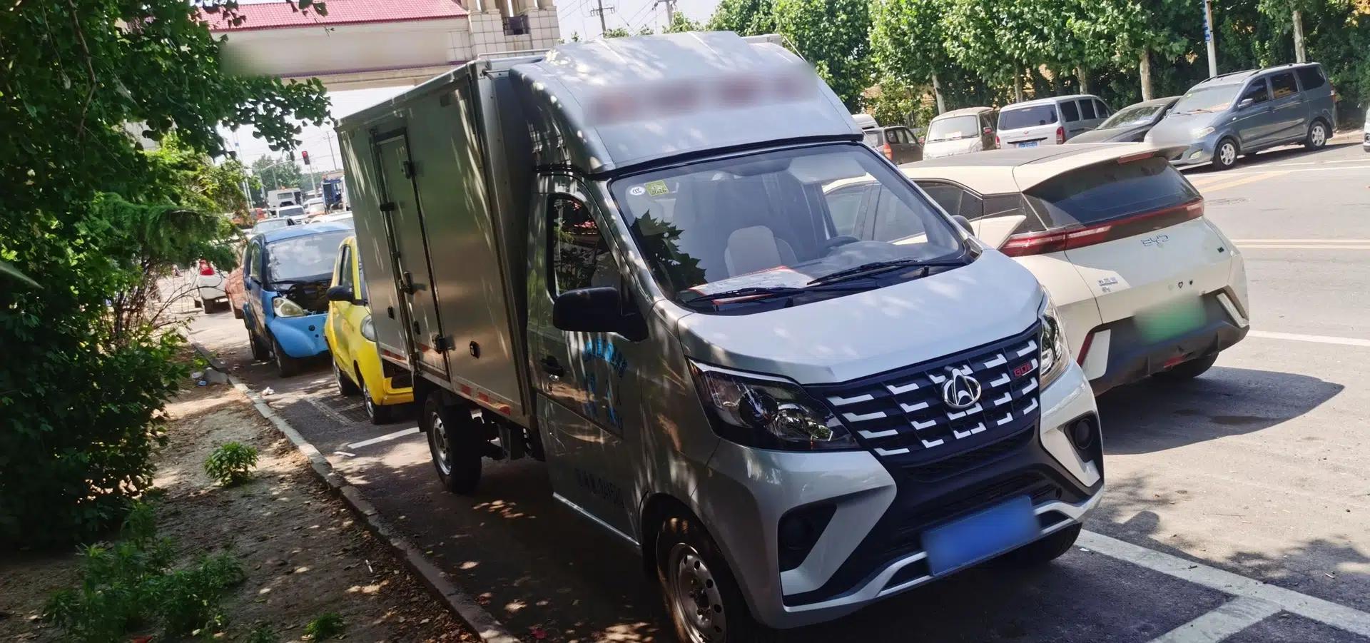 CHANGAN KAICHENG Xingka 2024 1.5L GDI Single-Row Long-Box Composite-Floor Cargo Van – Standard Version — миниатюра 3