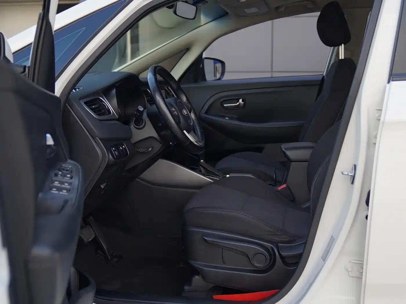 Carens 2013 2.0L 5-seater Automatic Standard Edition (National IV Emission Standard) — миниатюра 4