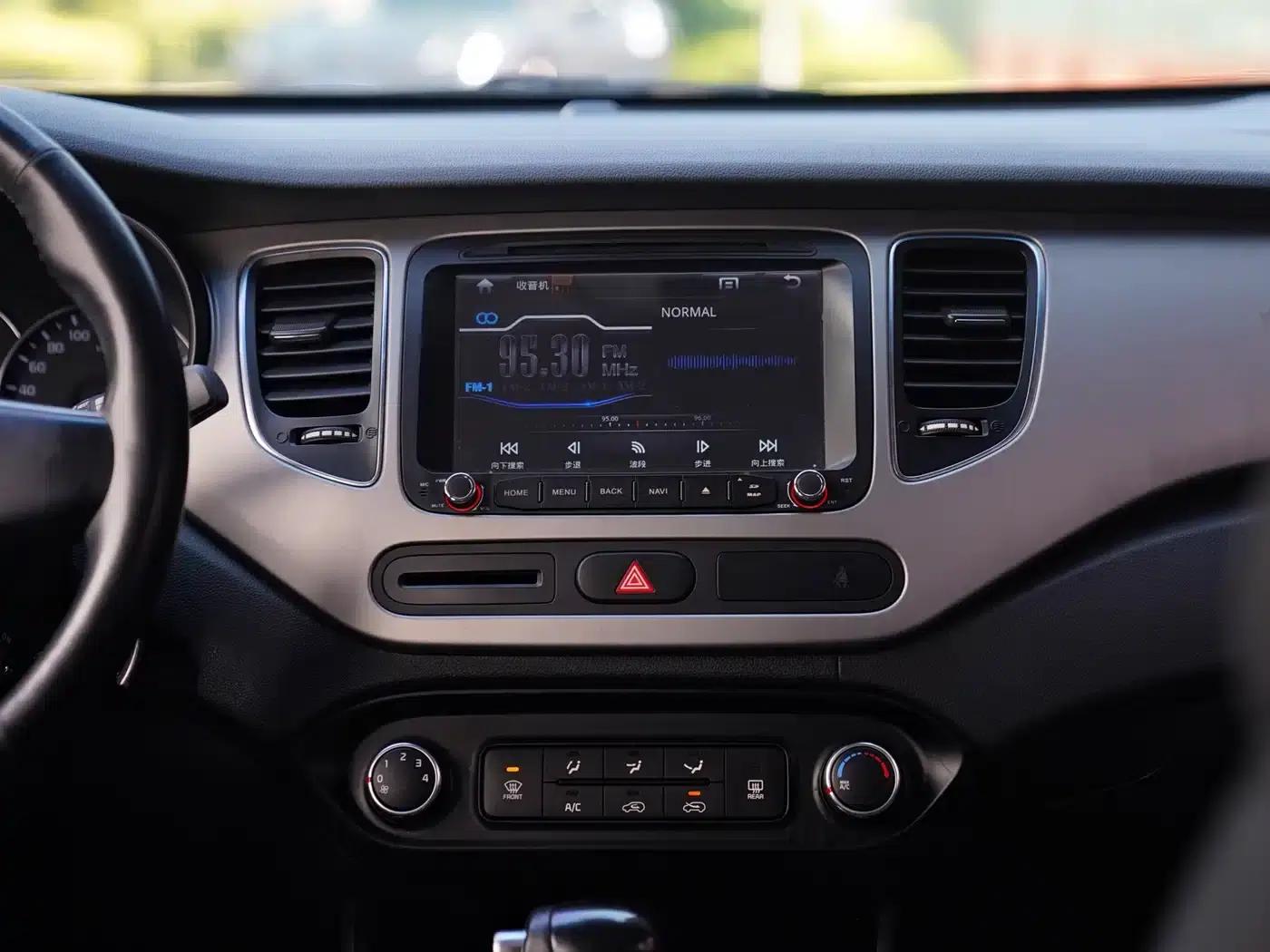 Carens 2013 2.0L 5-seater Automatic Standard Edition (National IV Emission Standard) — миниатюра 8