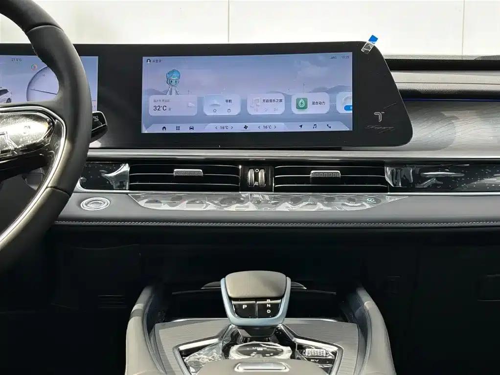 Chery Tiggo 8 PRO PHEV 2025 Champion Edition 1.5T 100km Premium Model — миниатюра 24