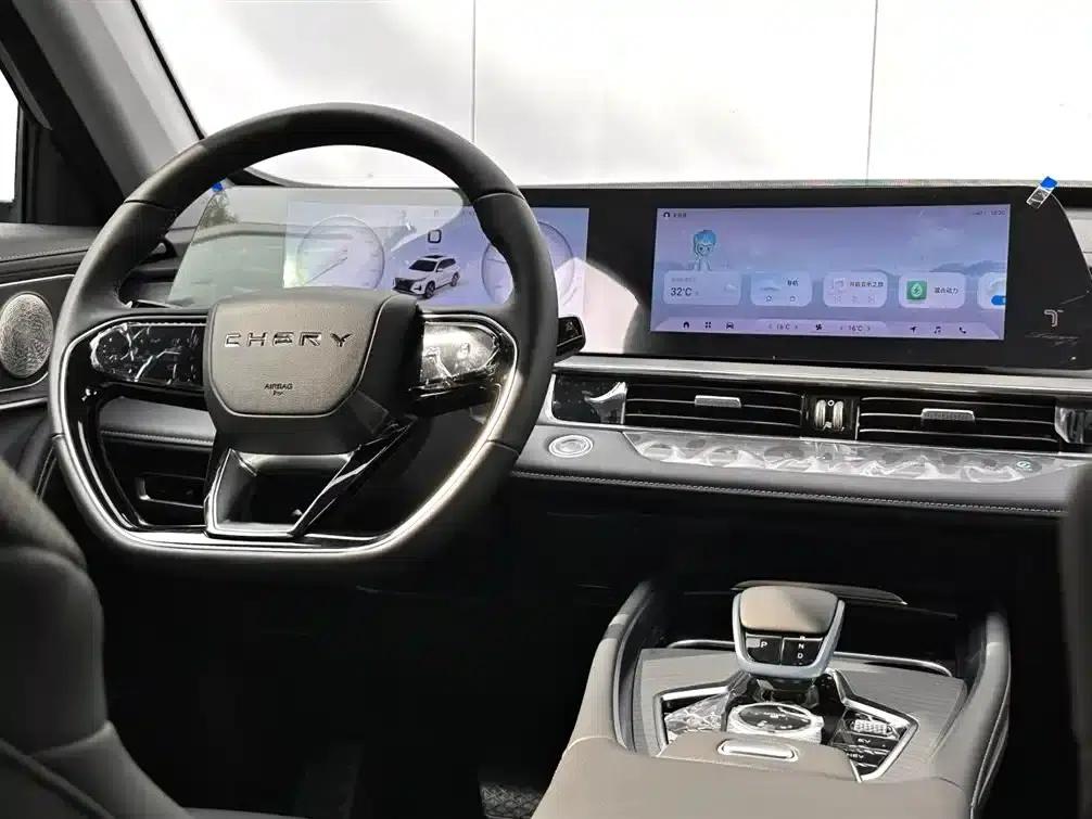 Chery Tiggo 8 PRO PHEV 2025 Champion Edition 1.5T 100km Premium Model — миниатюра 25