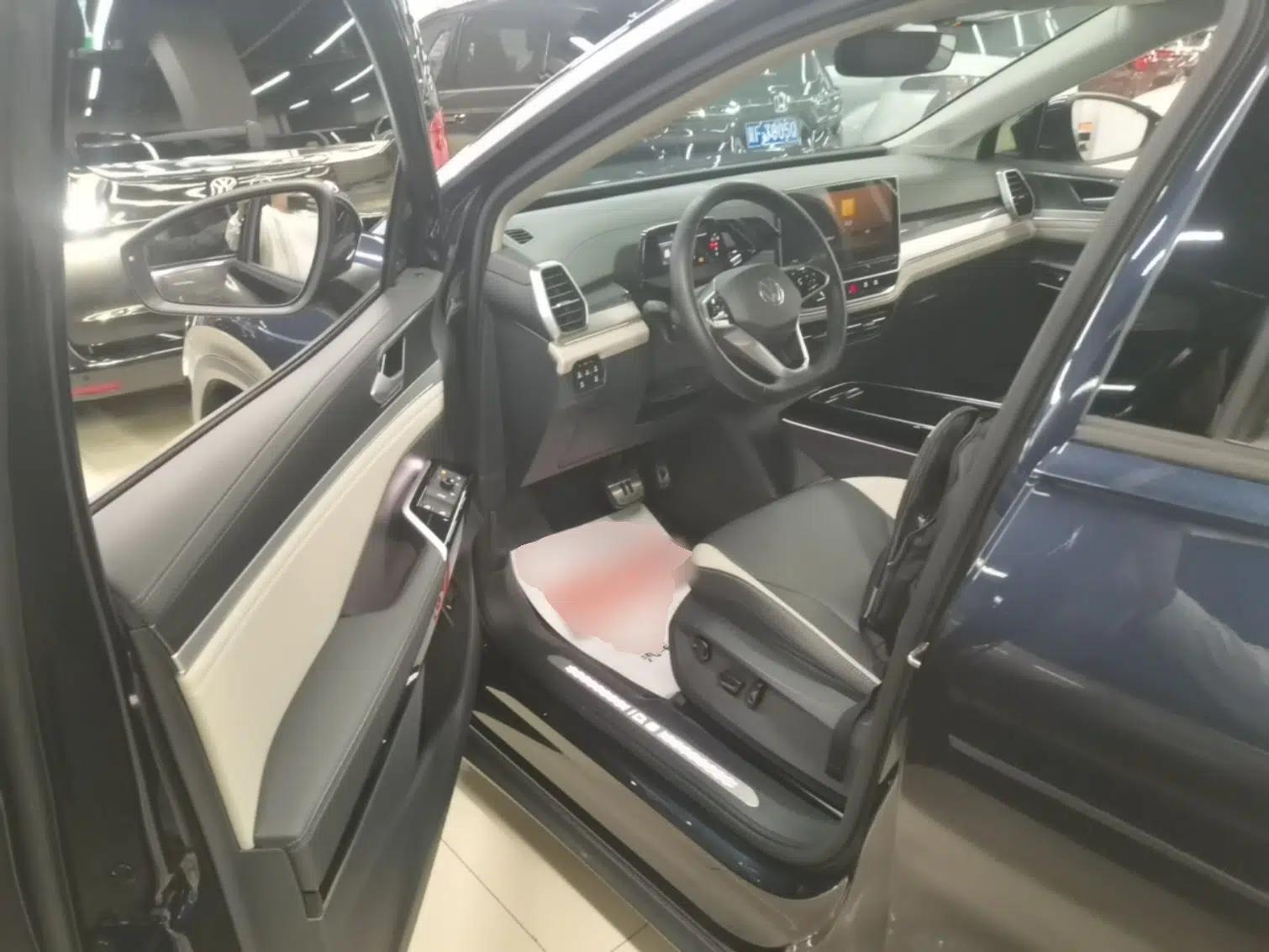 Volkswagen ID.6 CROZZ 2022 Standard Range PURE Edition — миниатюра 23
