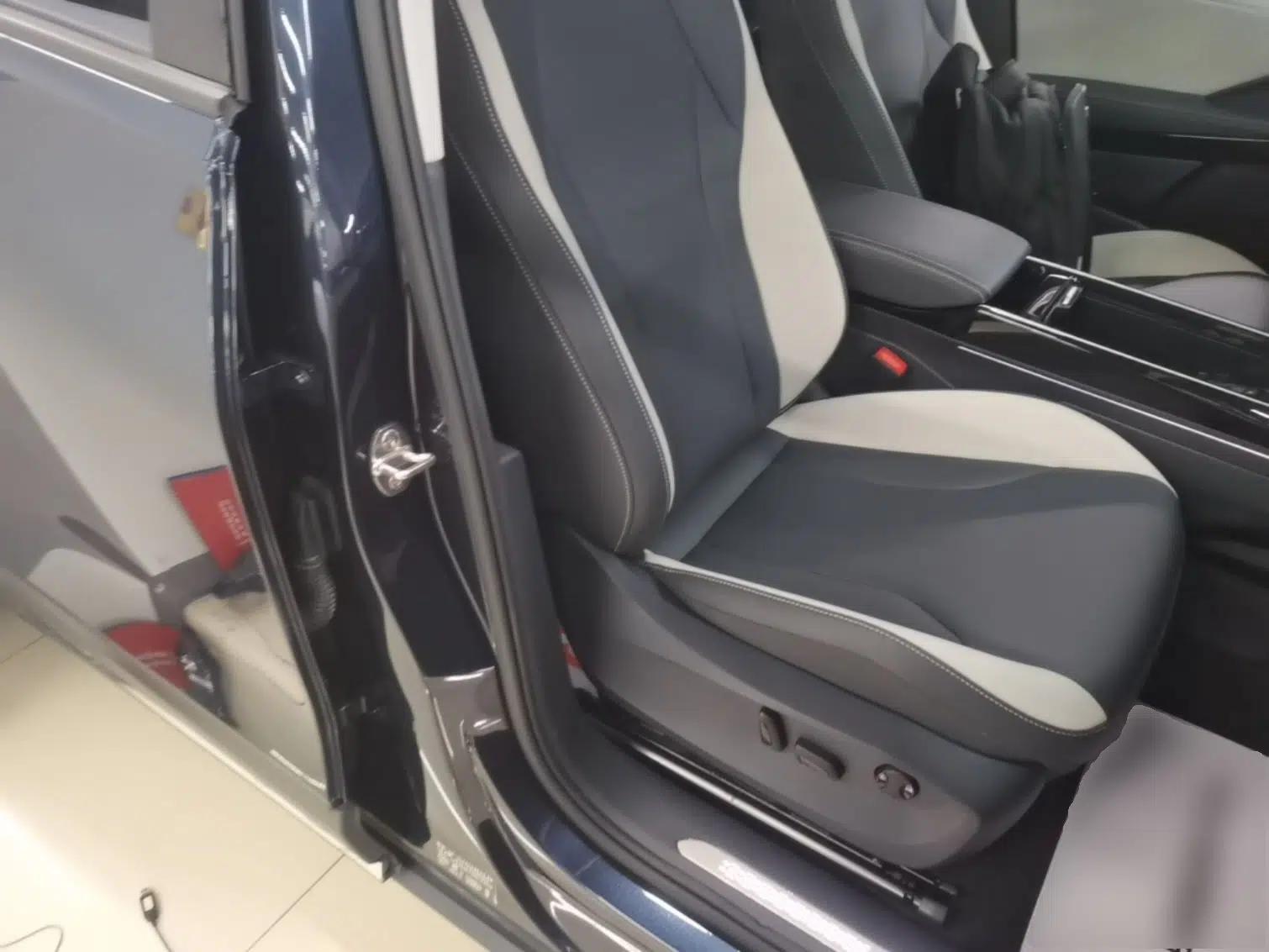 Volkswagen ID.6 CROZZ 2022 Standard Range PURE Edition — миниатюра 24