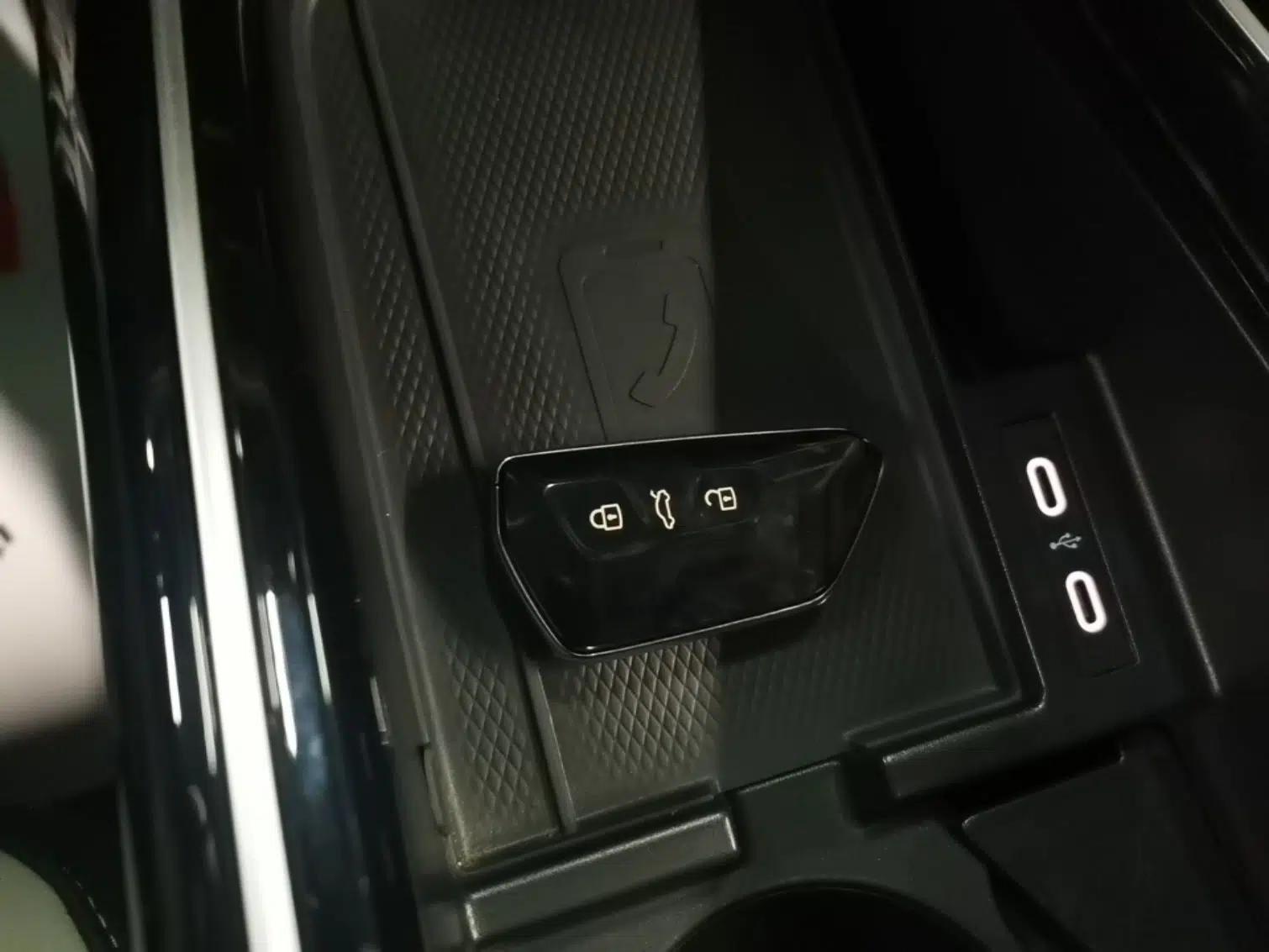 Volkswagen ID.6 CROZZ 2022 Standard Range PURE Edition — миниатюра 28