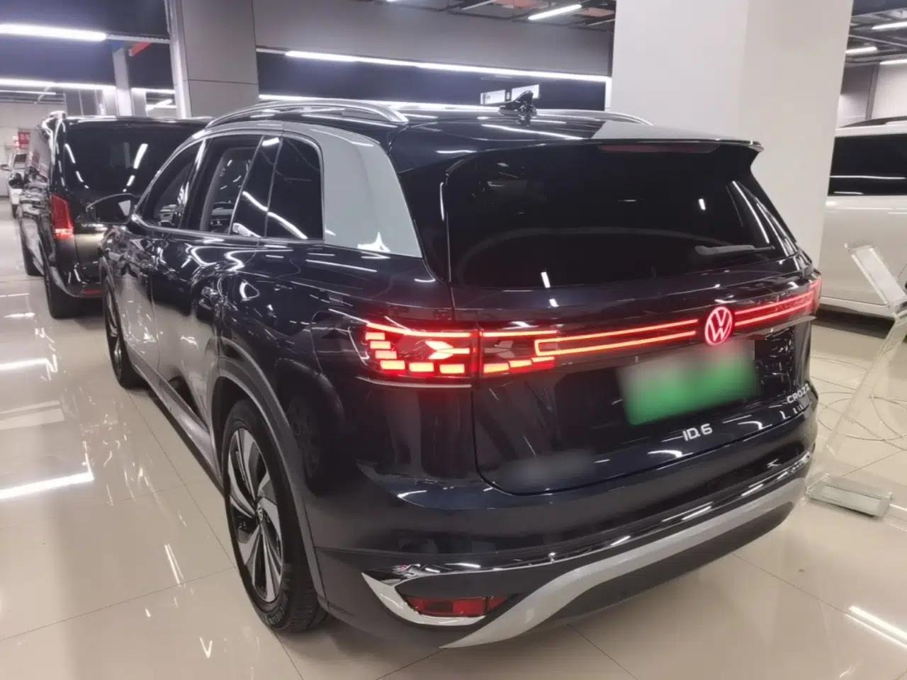 Volkswagen ID.6 CROZZ 2022 Standard Range PURE Edition — миниатюра 4