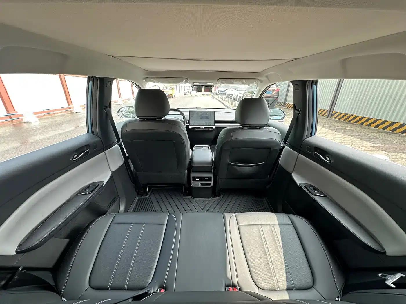 Venucia VX6 2024 520 Executive Edition — миниатюра 11