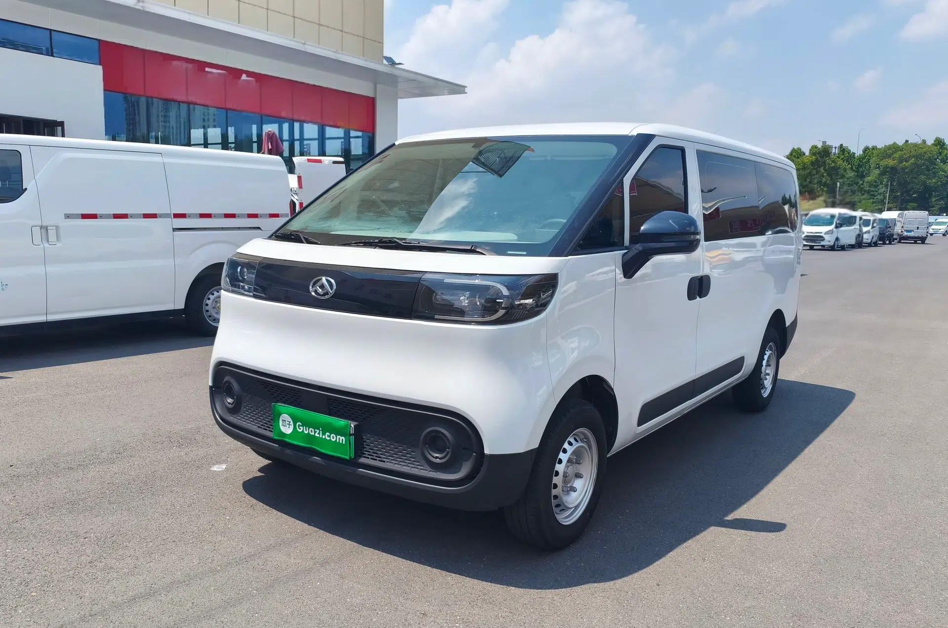 SAIC MAXUS Dana V1 2025 V1 Short Wheelbase Low-Roof Multi-Function Version (42 kWh) — миниатюра 1