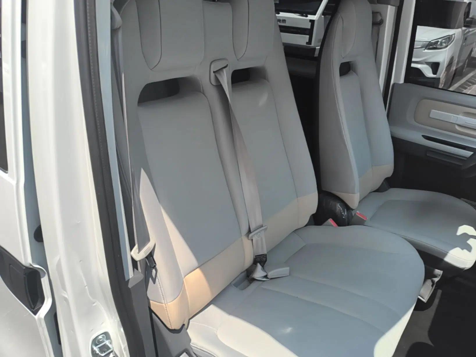 SAIC MAXUS Dana V1 2025 V1 Short Wheelbase Low-Roof Multi-Function Version (42 kWh) — миниатюра 19