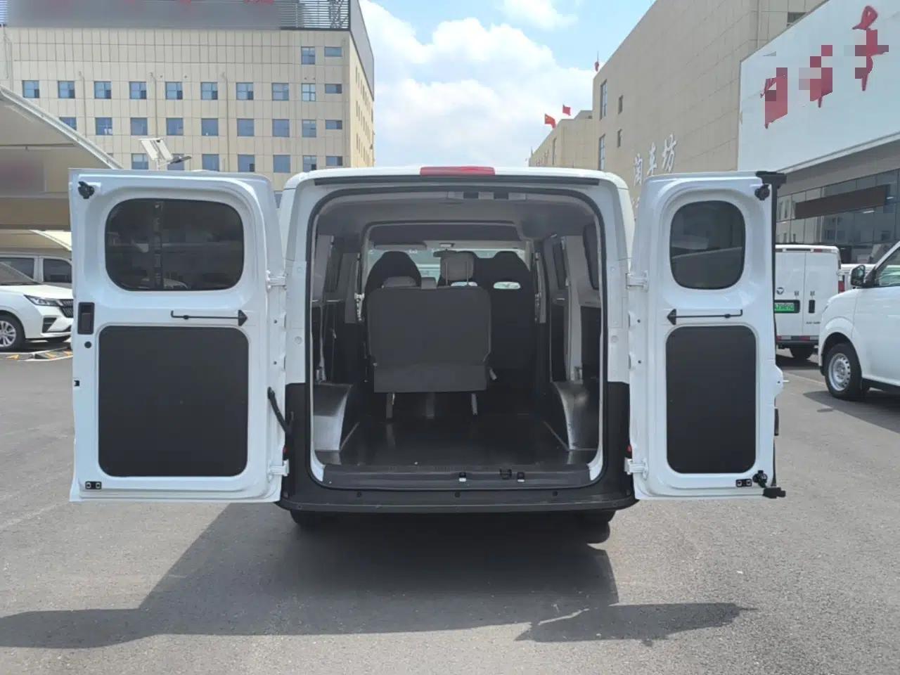 SAIC MAXUS Dana V1 2025 V1 Short Wheelbase Low-Roof Multi-Function Version (42 kWh) — миниатюра 22