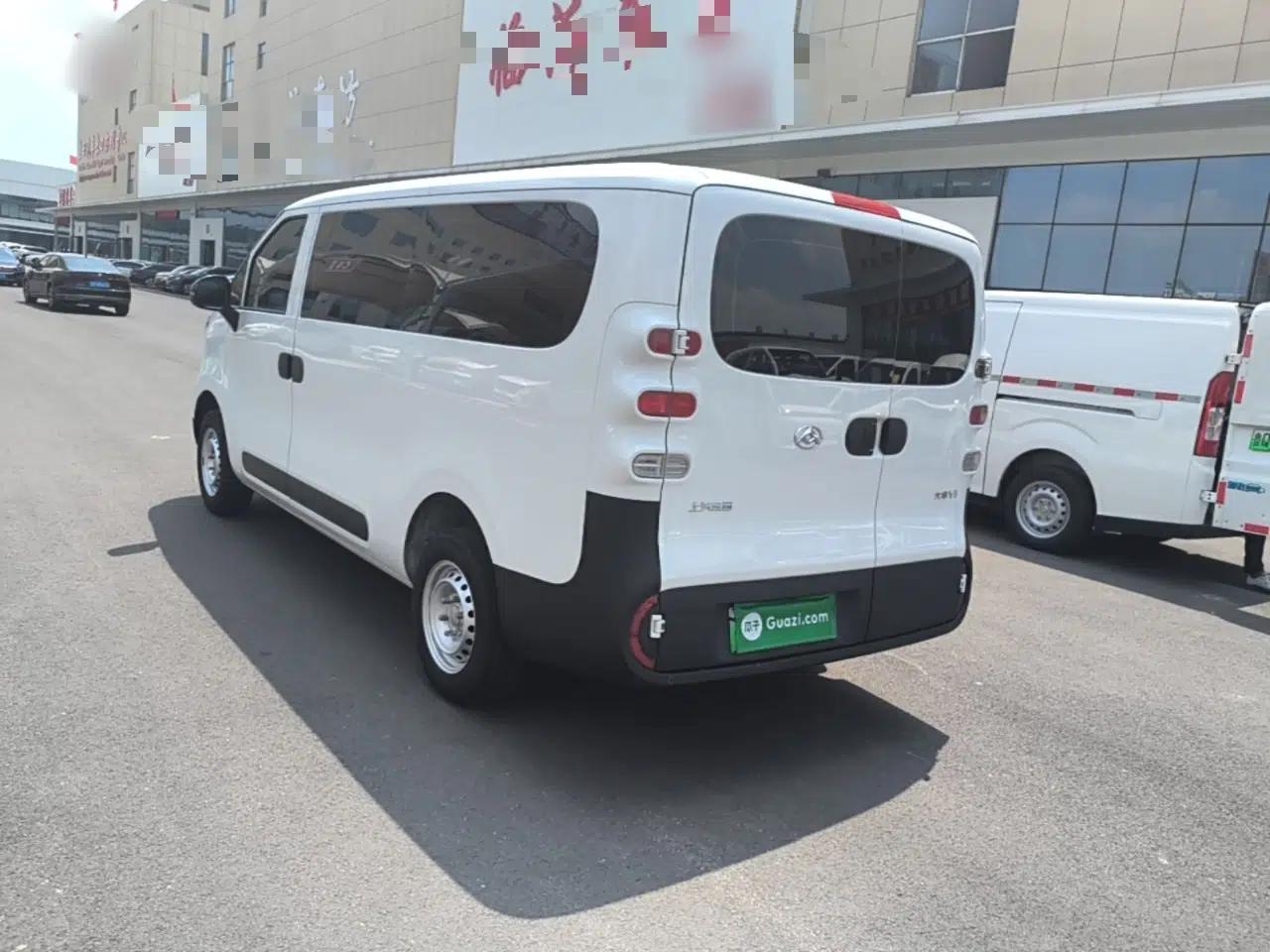 SAIC MAXUS Dana V1 2025 V1 Short Wheelbase Low-Roof Multi-Function Version (42 kWh) — миниатюра 4