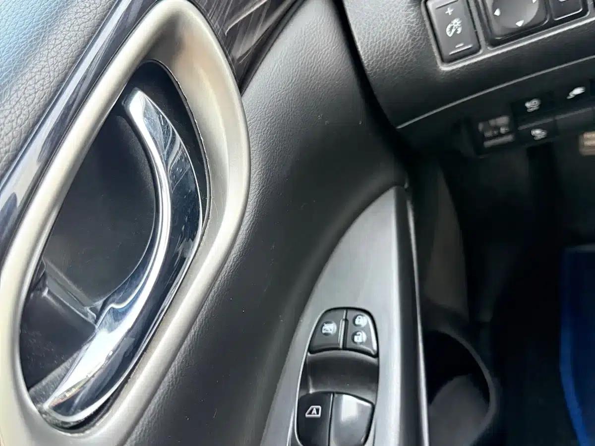 Nissan Sylphy EV 2018 Smart Edition — миниатюра 17