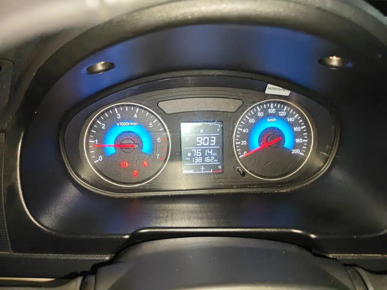 Dongfeng Fengon 360 2015 1.5L Manual Comfort II 7-Seater — миниатюра 11