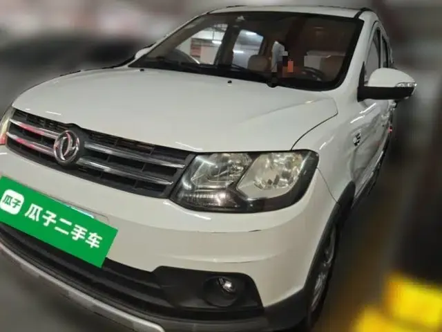 Dongfeng Fengon 360 2015 1.5L Manual Comfort II 7-Seater
