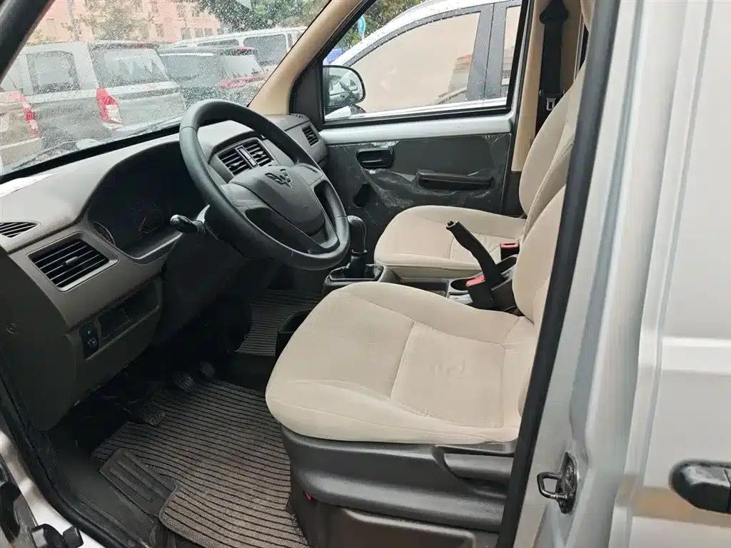 Wuling Rongguang S 2023 1.5L Basic Model 5/7 Seats — миниатюра 3