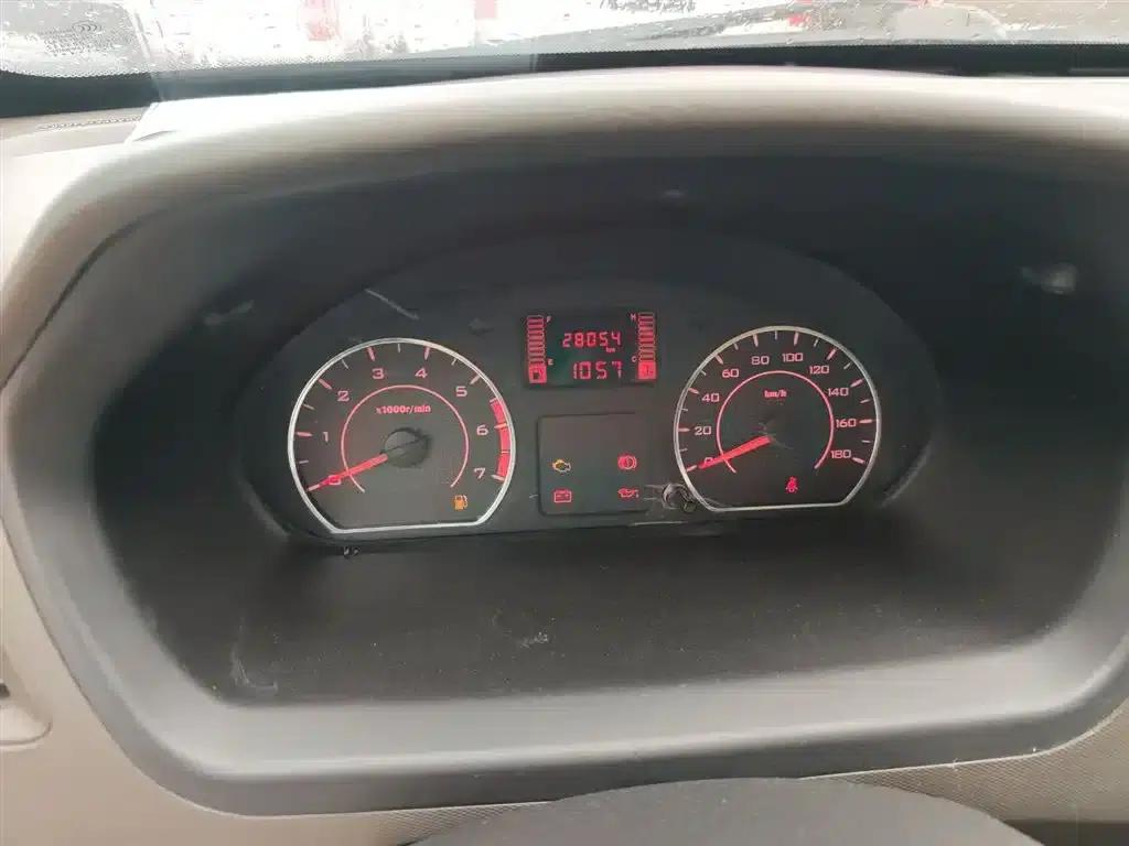 Wuling Rongguang S 2023 1.5L Basic Model 5/7 Seats — миниатюра 6
