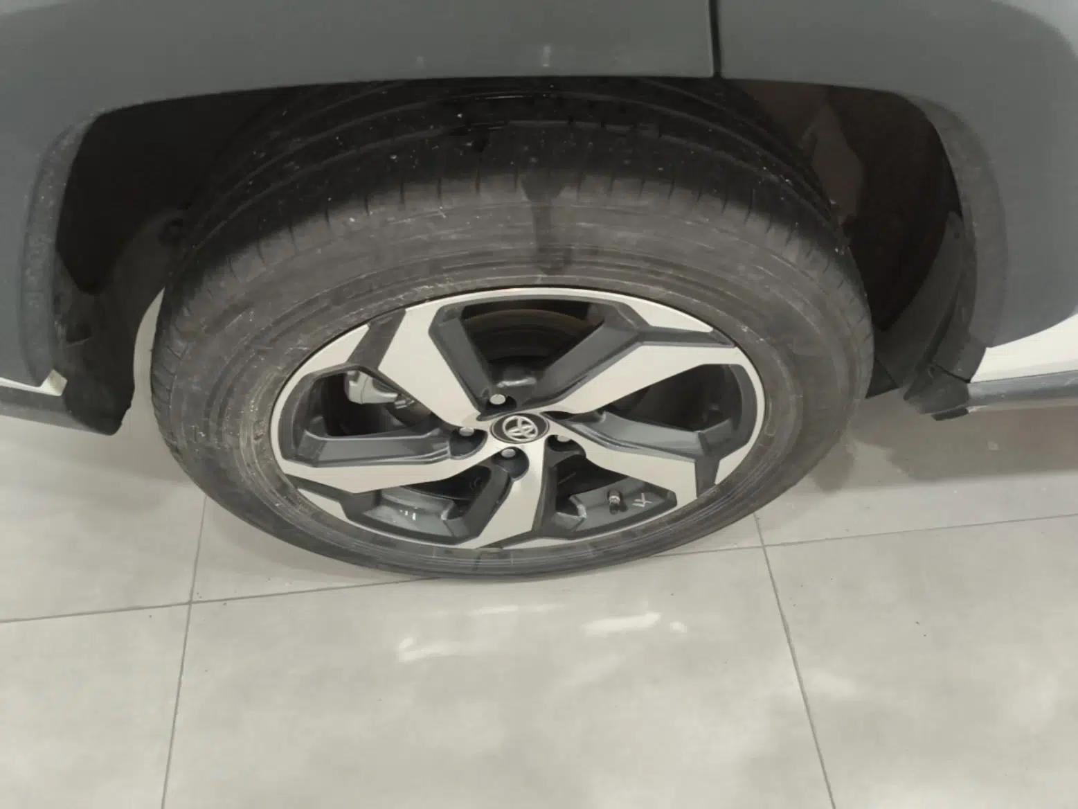 Toyota RAV4 Rongfang Plug-in Hybrid 2021 2.5L Two-Wheel Drive Elite Pro — миниатюра 11