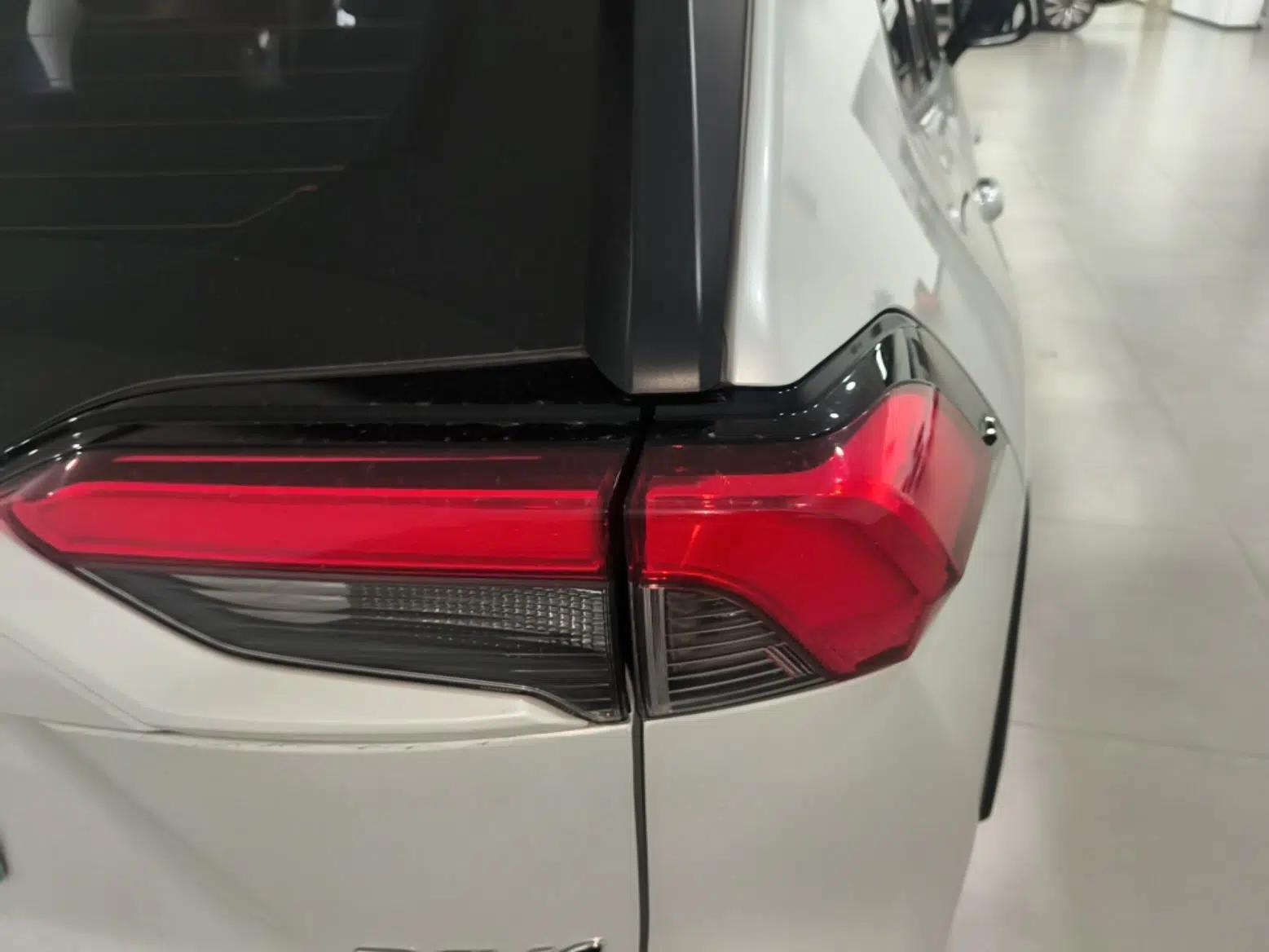 Toyota RAV4 Rongfang Plug-in Hybrid 2021 2.5L Two-Wheel Drive Elite Pro — миниатюра 9