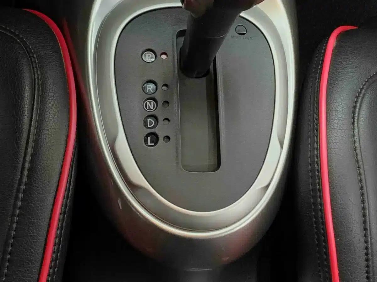 Infiniti ESQ 2014 1.6L Sporty Edition — миниатюра 14