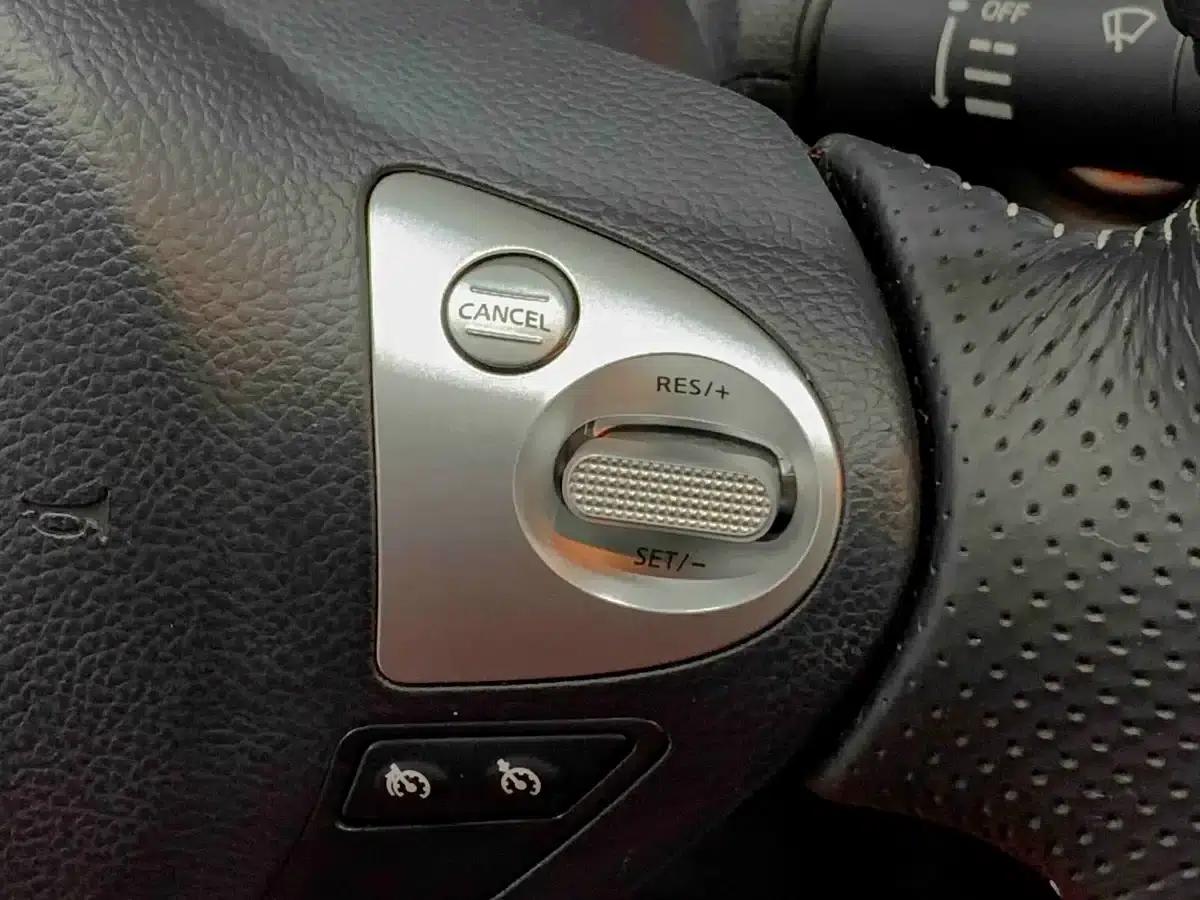 Infiniti ESQ 2014 1.6L Sporty Edition — миниатюра 25