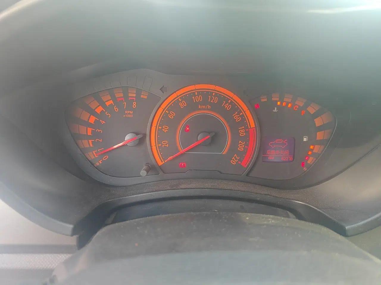 GAC Trumpchi GA3 2013 1.6L Manual Elite Edition — миниатюра 11