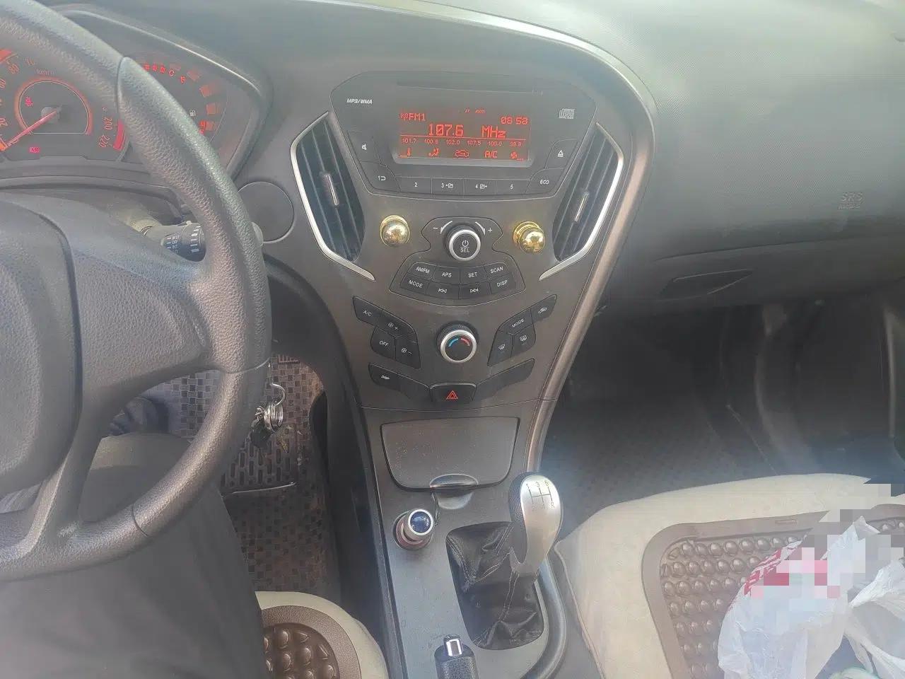 GAC Trumpchi GA3 2013 1.6L Manual Elite Edition — миниатюра 13
