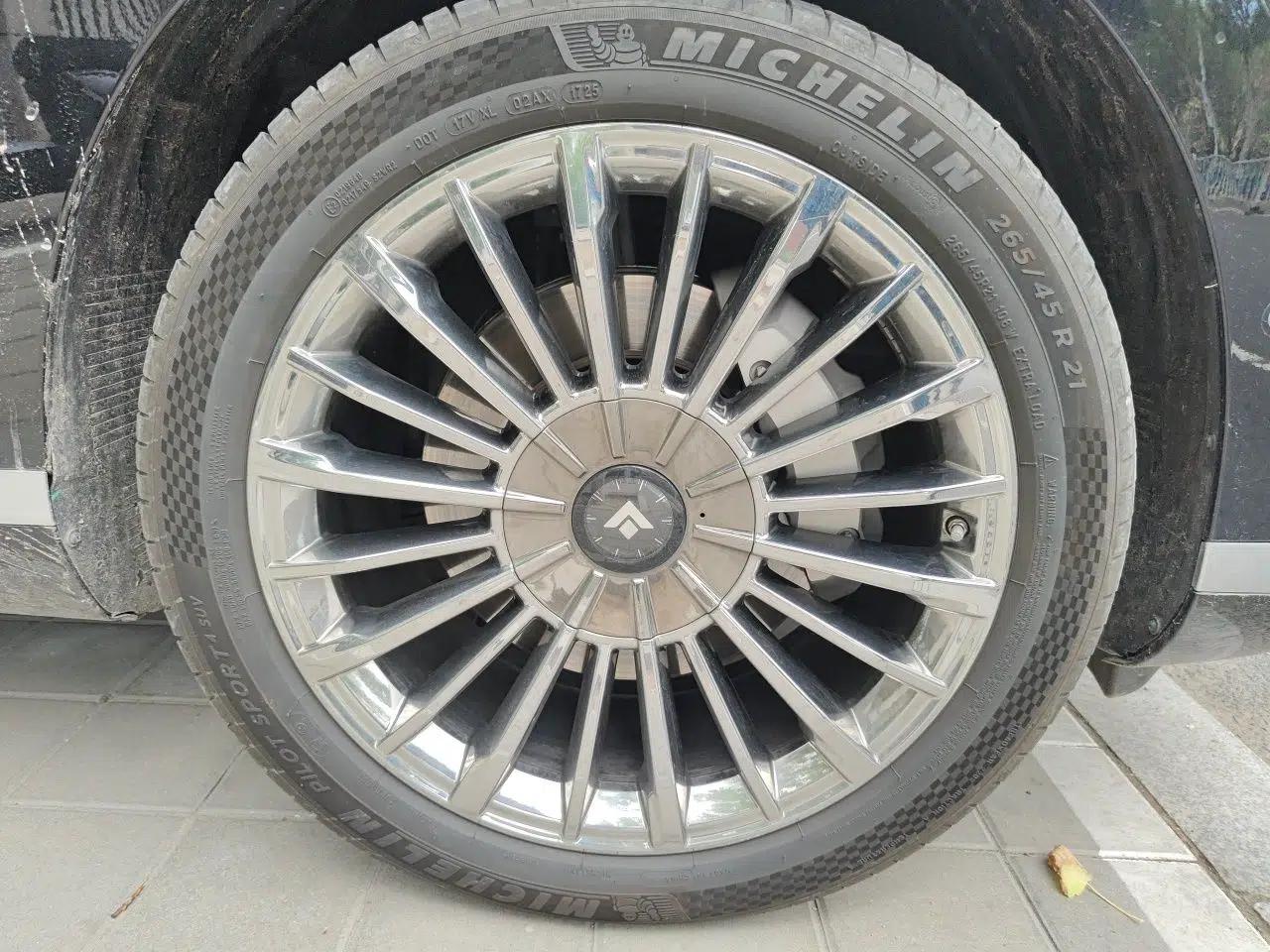 Hyptec HL 2025 700 Ultra Six-Seater All-Wheel-Drive LiDAR Version — миниатюра 8