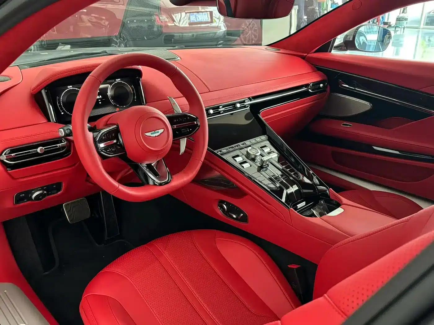 Aston Martin DB12 2025 4.0T V8 Coupe — миниатюра 13