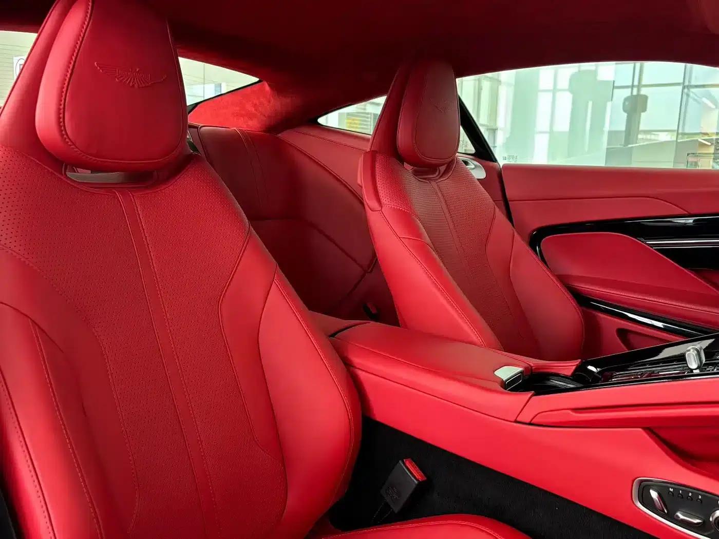 Aston Martin DB12 2025 4.0T V8 Coupe — миниатюра 14